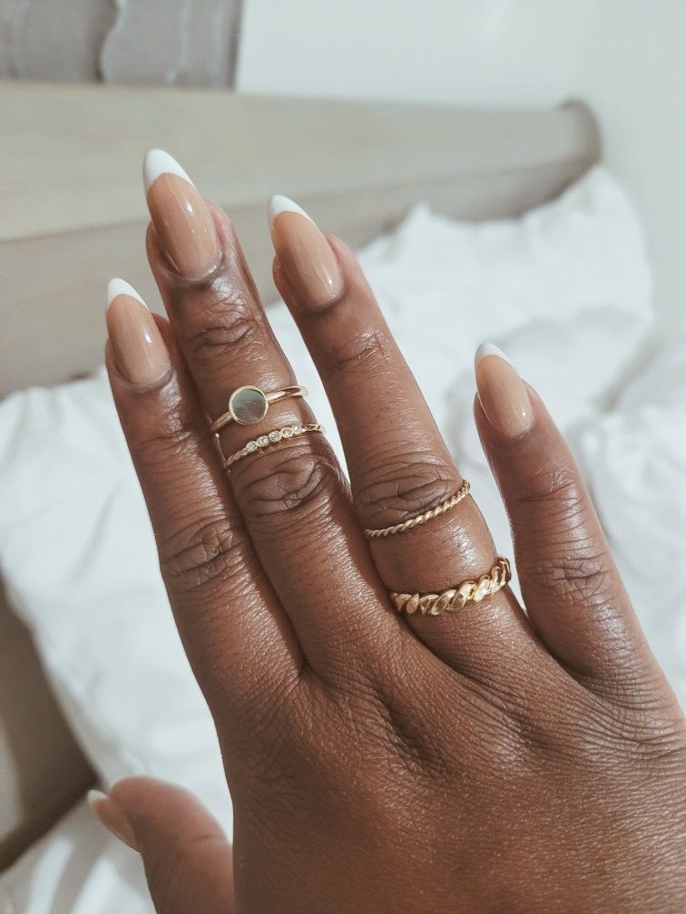 Elegant Nude Manicure: The Perfect Accessory for Any Lady