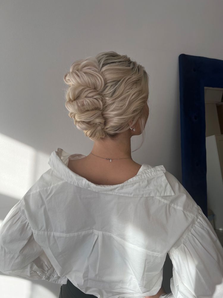 From Day to Night: A Versatile Chignon Hairstyle