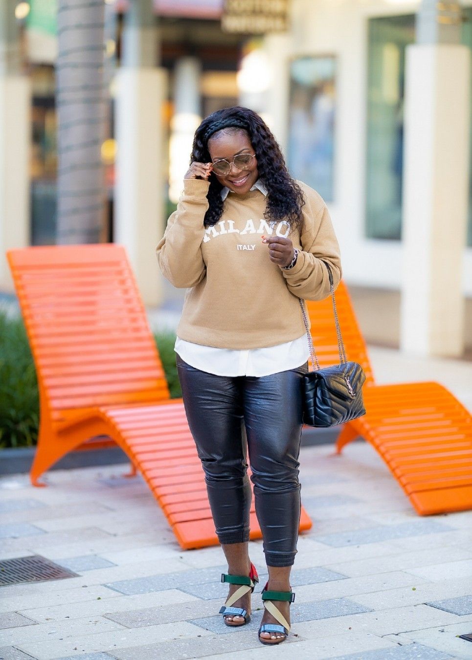 Stylish Outfits for Fall and Winter Featuring Flared Jeans