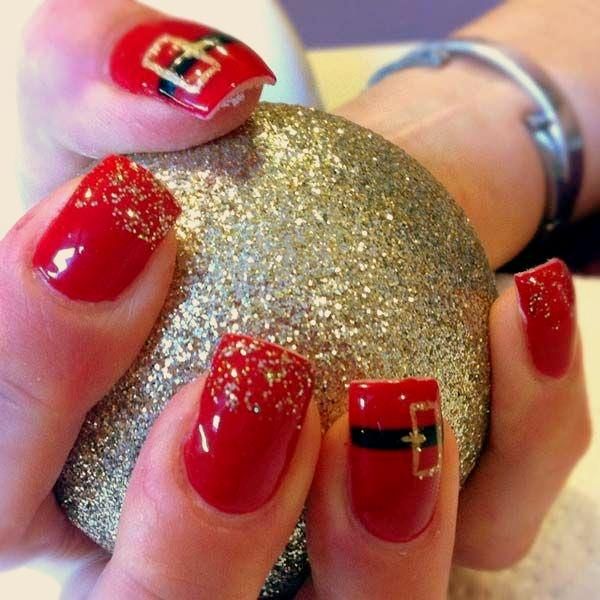 Festive Nail Art: Spruce and Berries for the Holidays