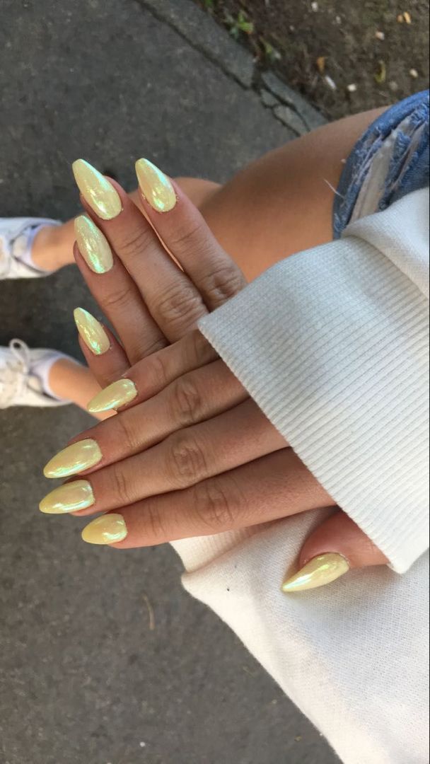 Sunshine-inspired Yellow Acrylic Nails: A Bright and Cheerful Nail Trend