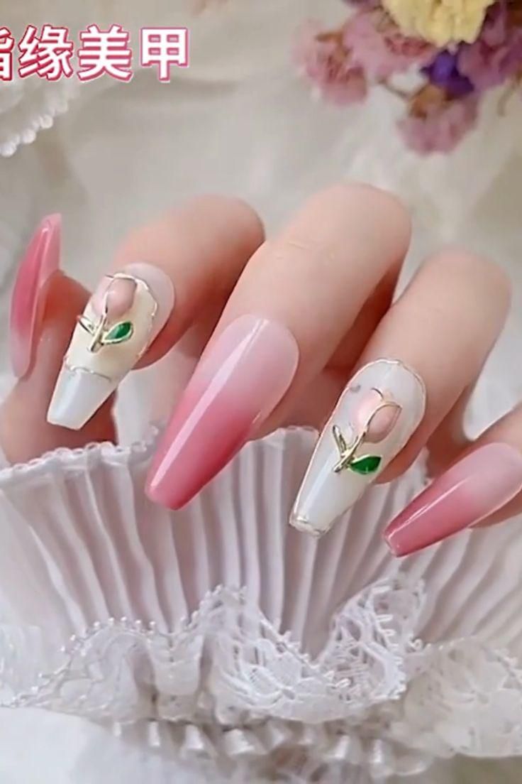 Metallic Floral Nail Art: A Stunning Twist on Traditional Flowers