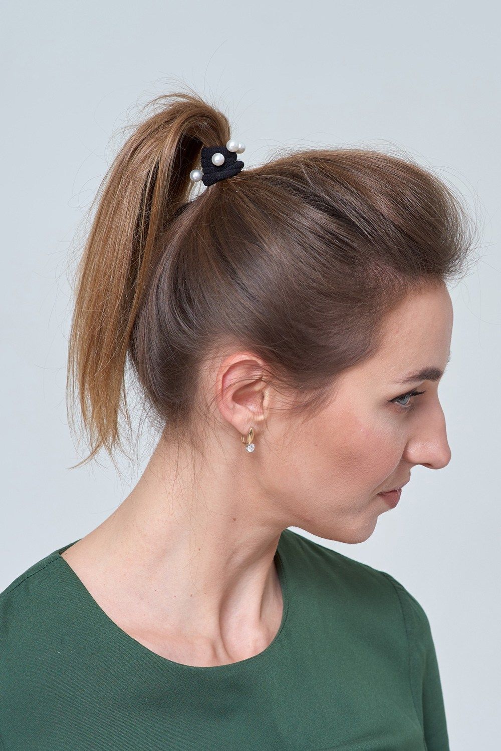 Effortless and Chic: Mastering the Messy Bun Hairstyle