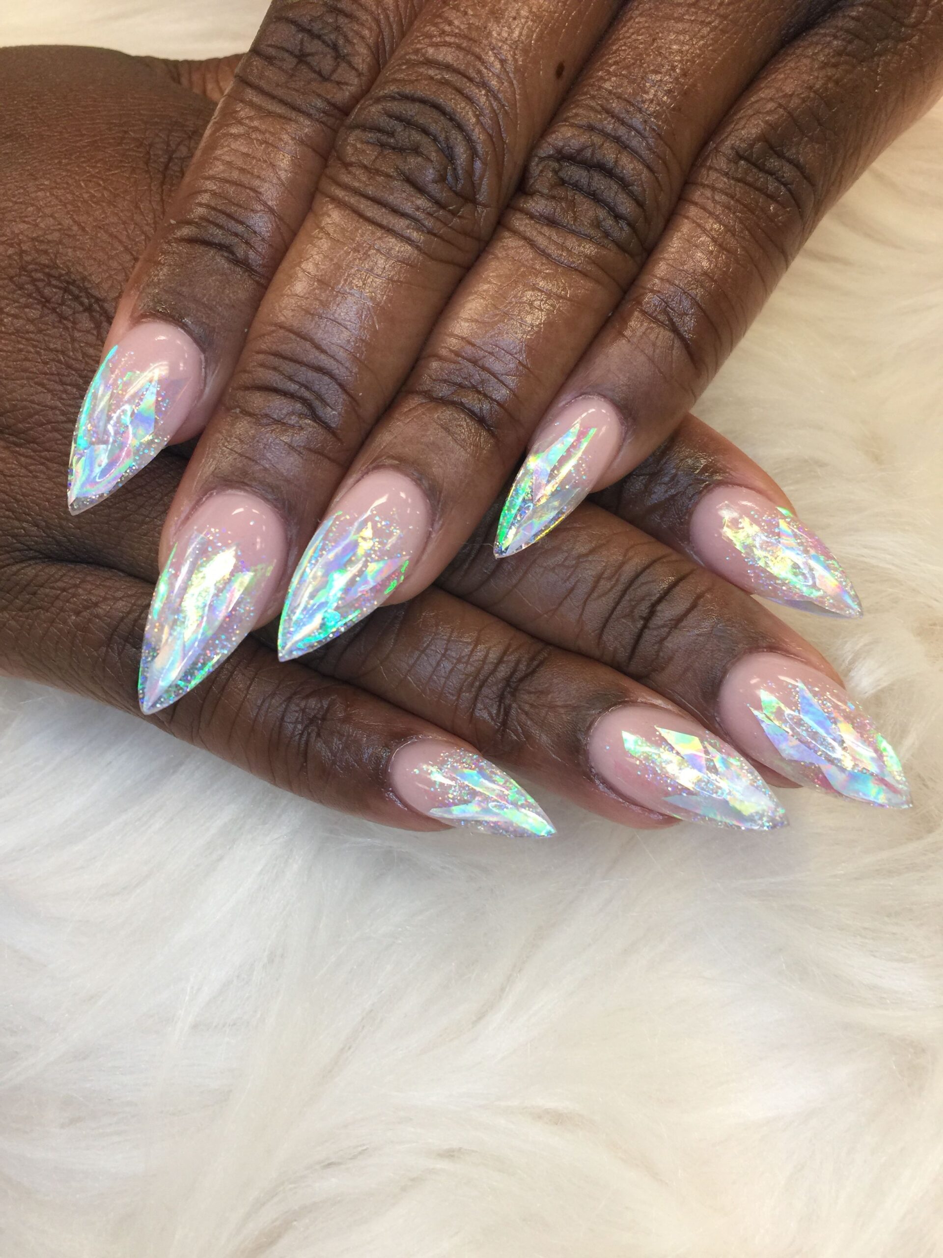 Shimmering and Dazzling: The Allure of Holographic Nails