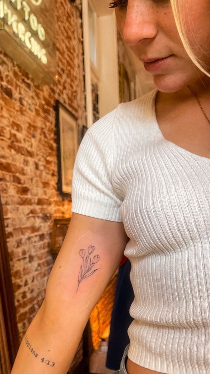 Tulip Tattoo Ideas For Women