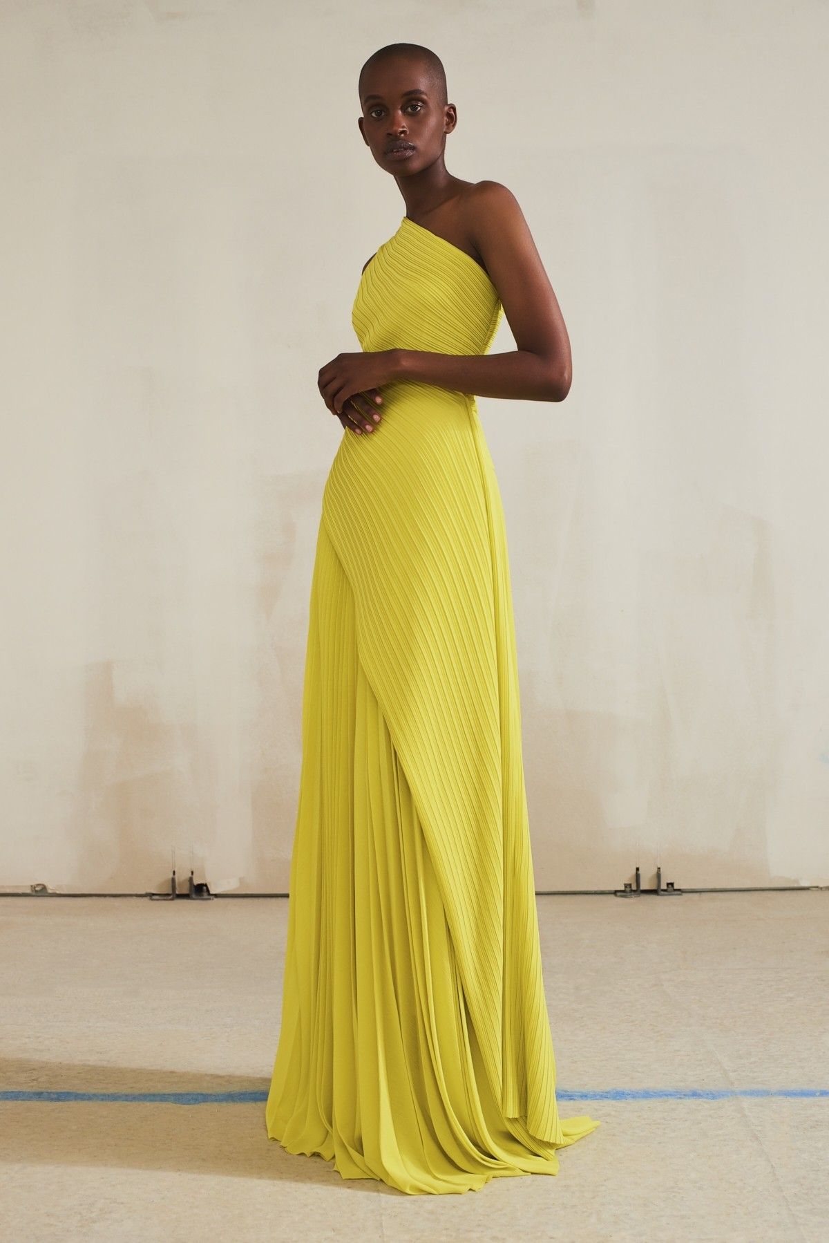 Styling Vibrant Yellow Dresses: Chic Outfit Ideas for Any Occasion