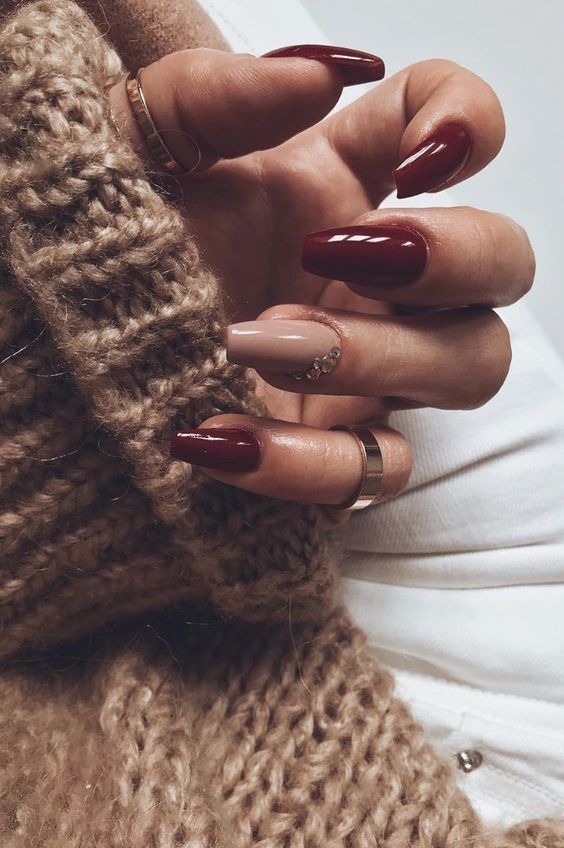 Festive Holiday Nail Art Inspiration for Perfect Christmas Manicures