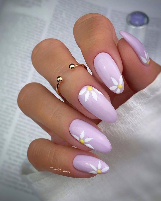 Gorgeous Floral Nail Art Designs to Try