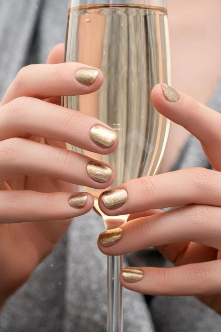 Golden Manicure Ideas