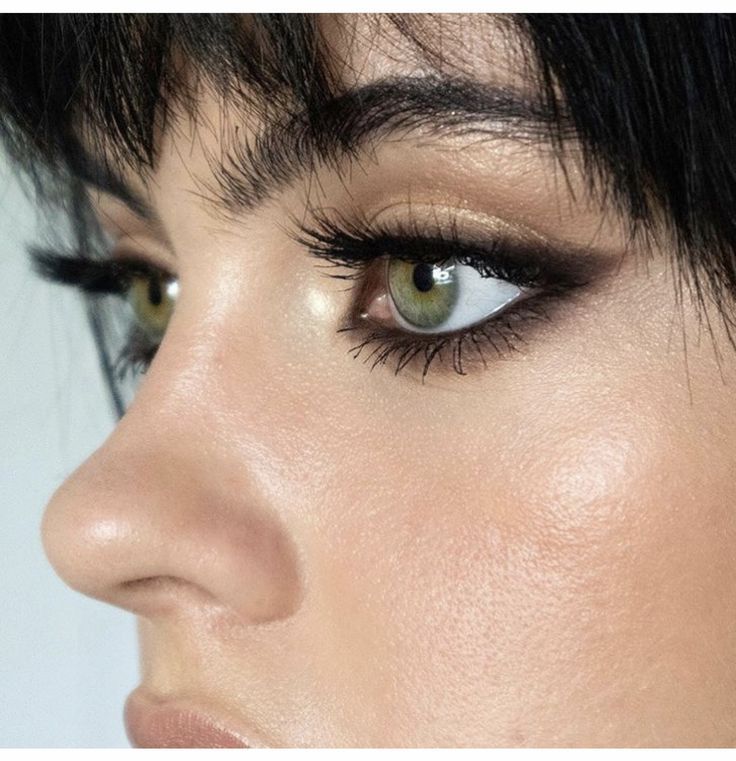 Enhancing the Beauty of Green Eyes: Top Makeup Ideas to Try