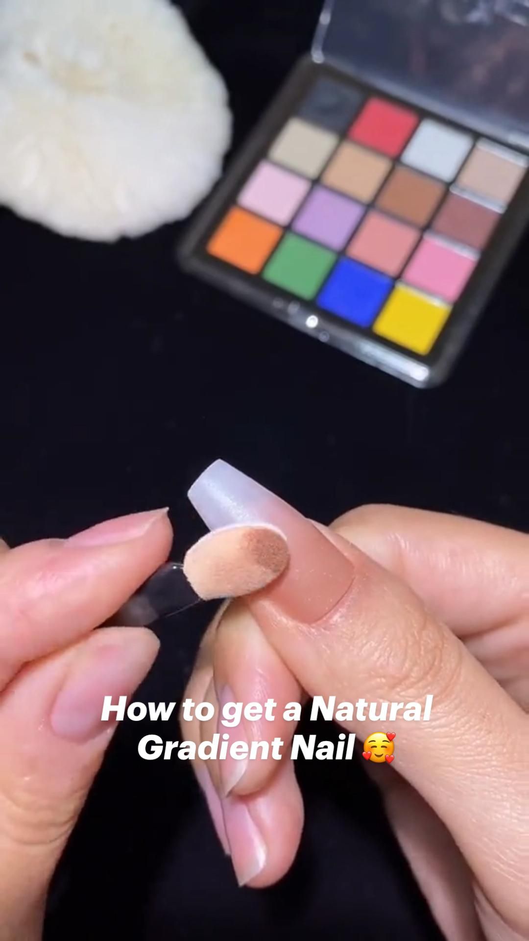 Cute DIY Eye Nails Design