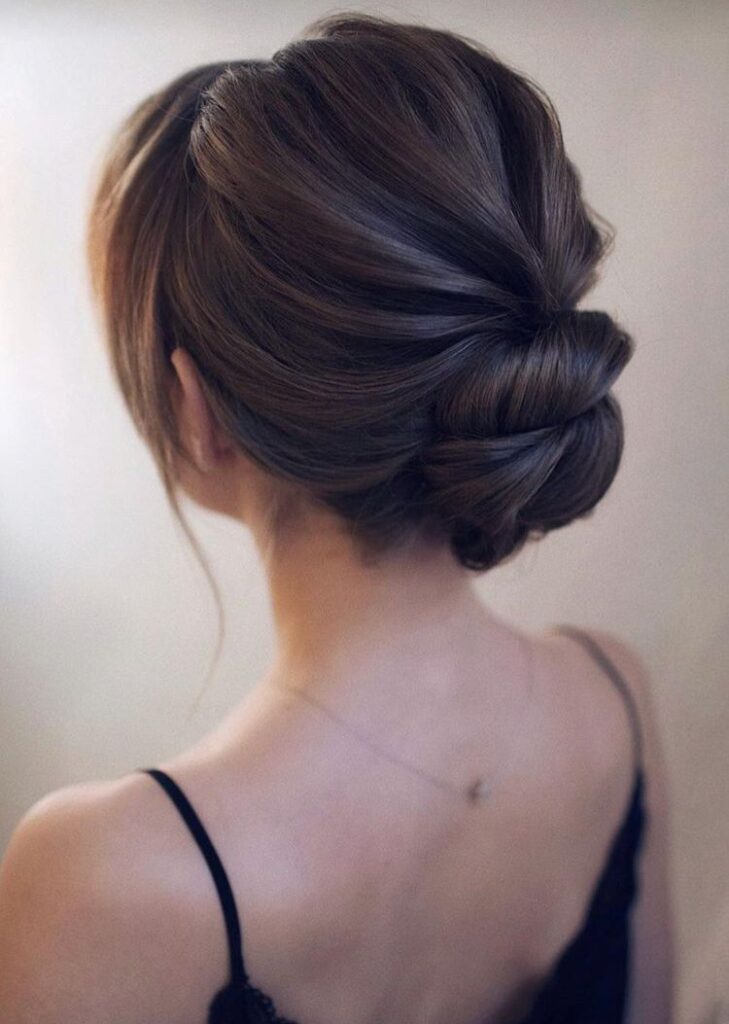 1688781442_DIY-Hair-Knot.jpg