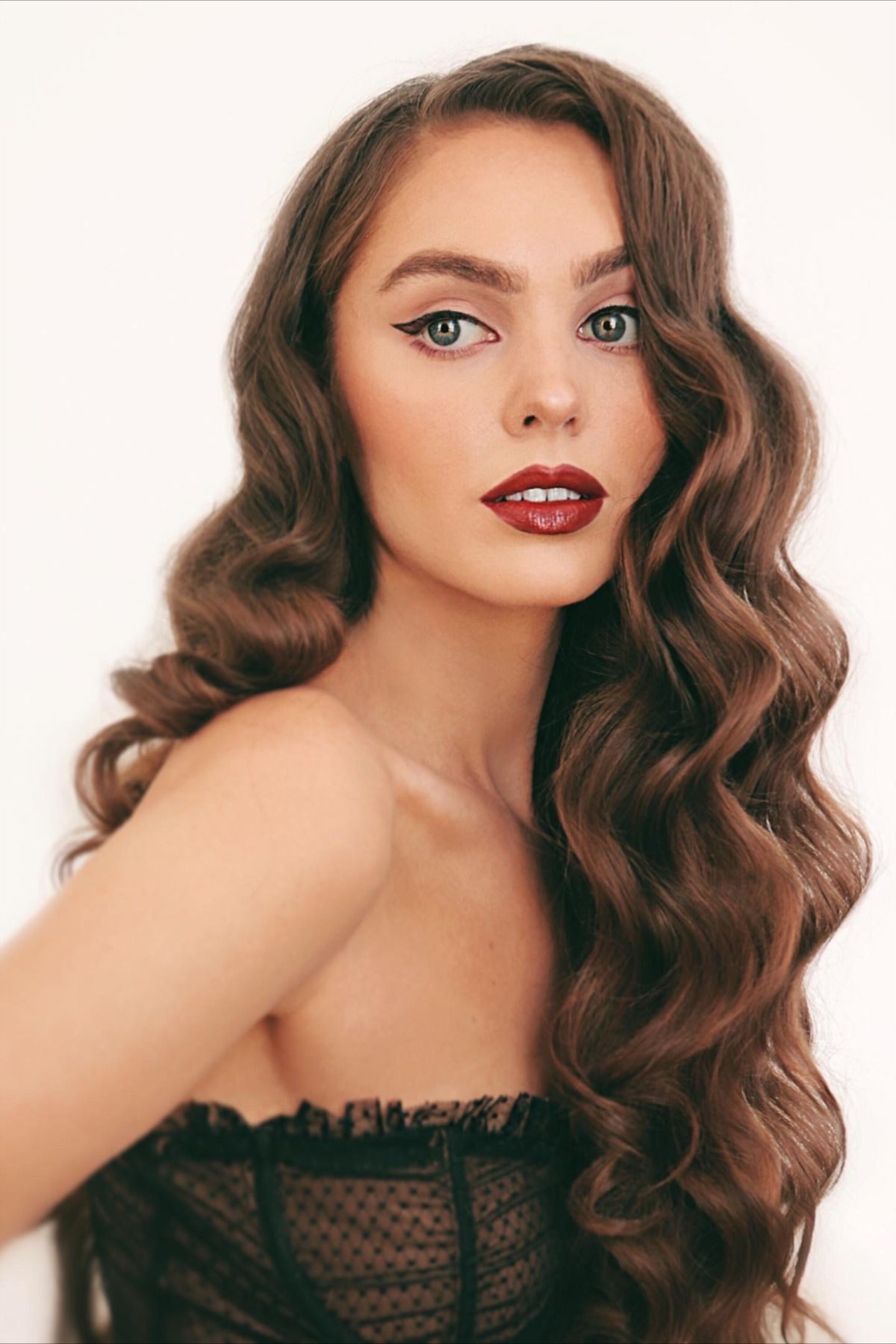 Hollywood Waves Hairstyle