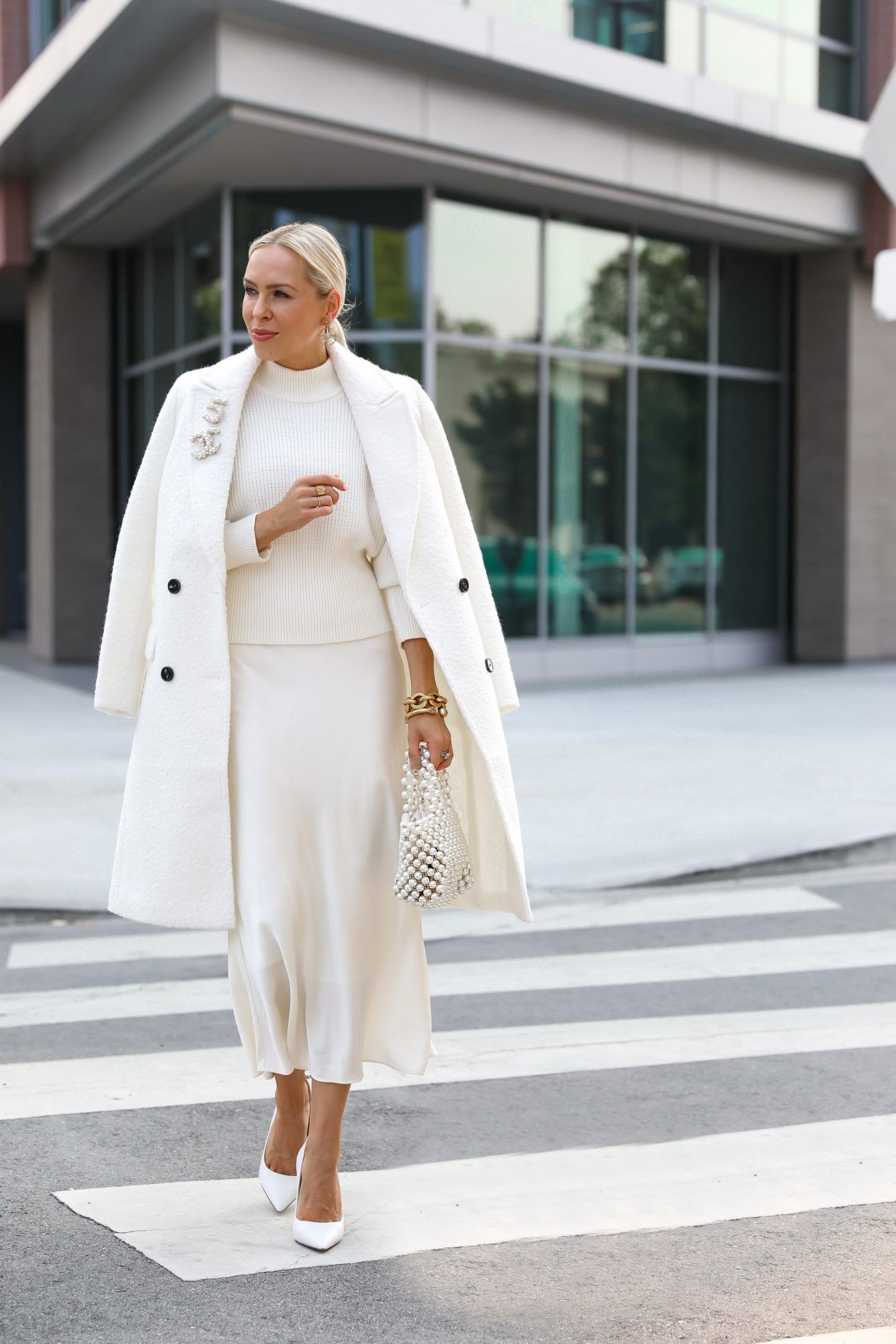 Ideas To Wear White Coats