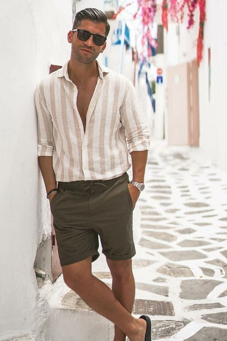 Essential Wardrobe Pieces for Stylish Men on Vacation