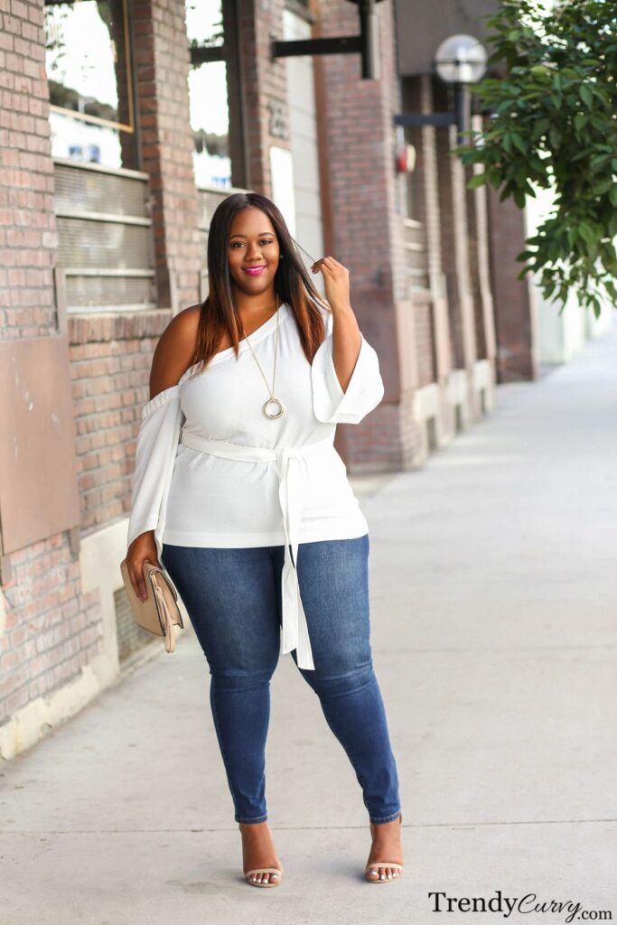 1688792182_All-White-Plus-Size-Outfits.jpg
