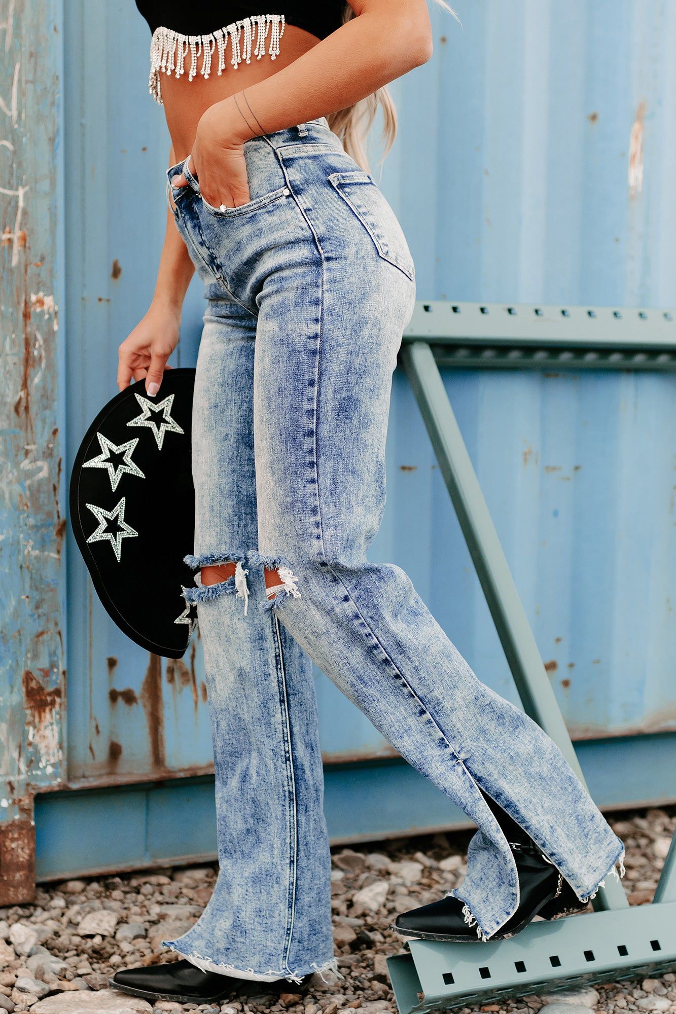 Trendy Distressed Knee Skinny Jeans: A Must-Have Staple for Every Fashionista