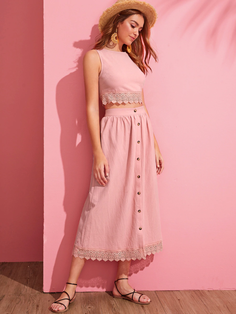1688798702_Button-Front-Skirt-Outfits-For-Summer.png