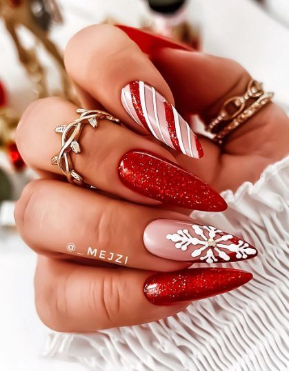 Christmas-Inspired Festive
  Plaid Nail Art