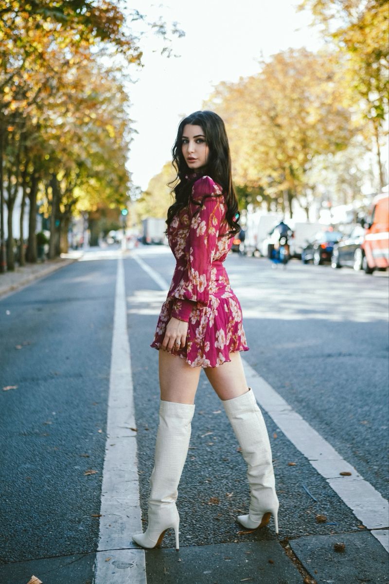 Stylish Ways to Rock White Boots in Your Outfits