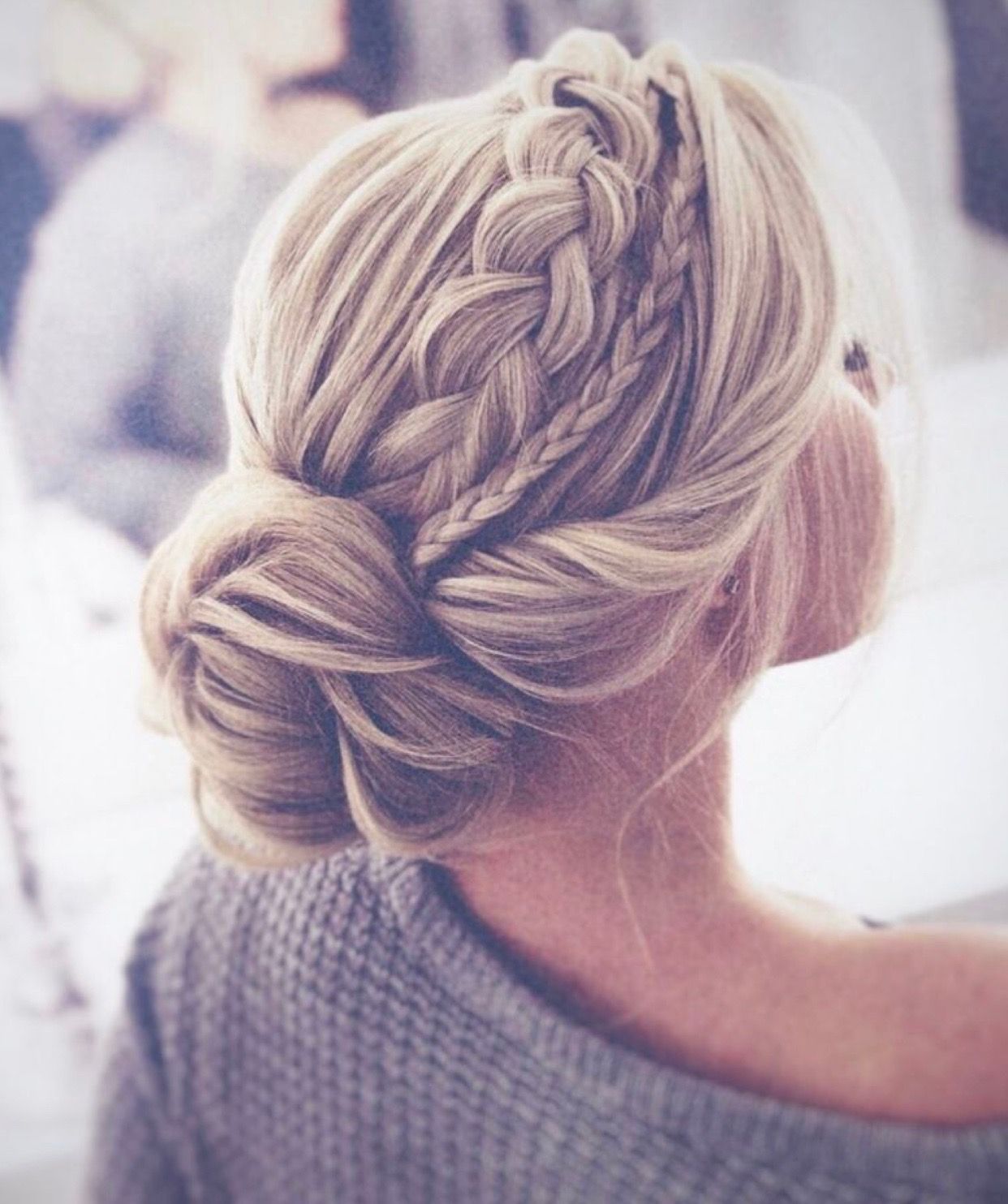 Stunning Braided Bun Hairstyles for Any Occasion