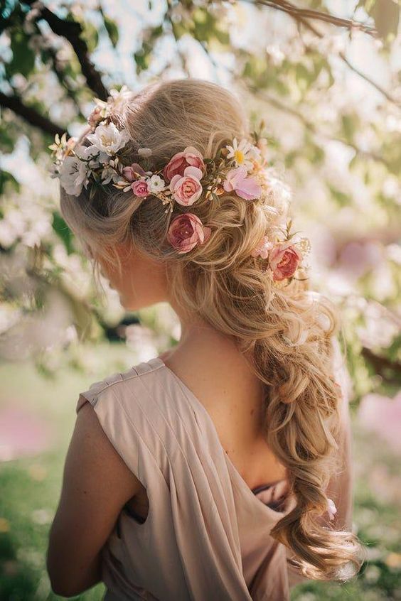 Chic and Trendy Wedding Hairstyle Inspiration for the Modern Bride