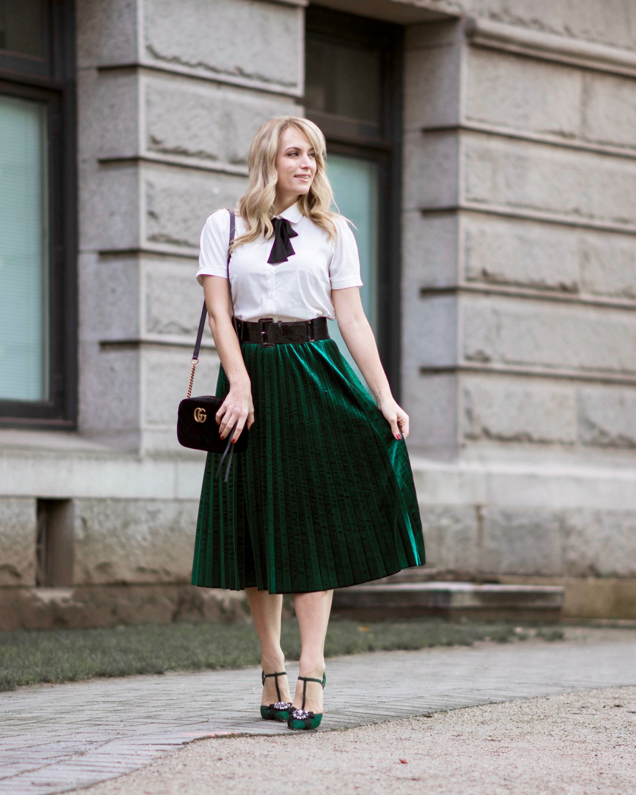 Velvet Midi Skirt Outfits