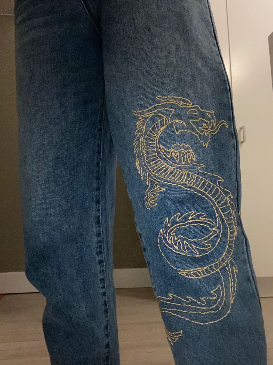 Embroidered Jeans Outfits