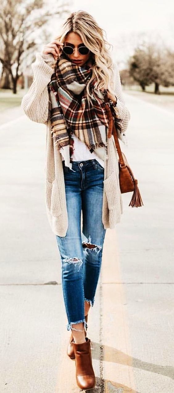 Fall Outfits With Scarves