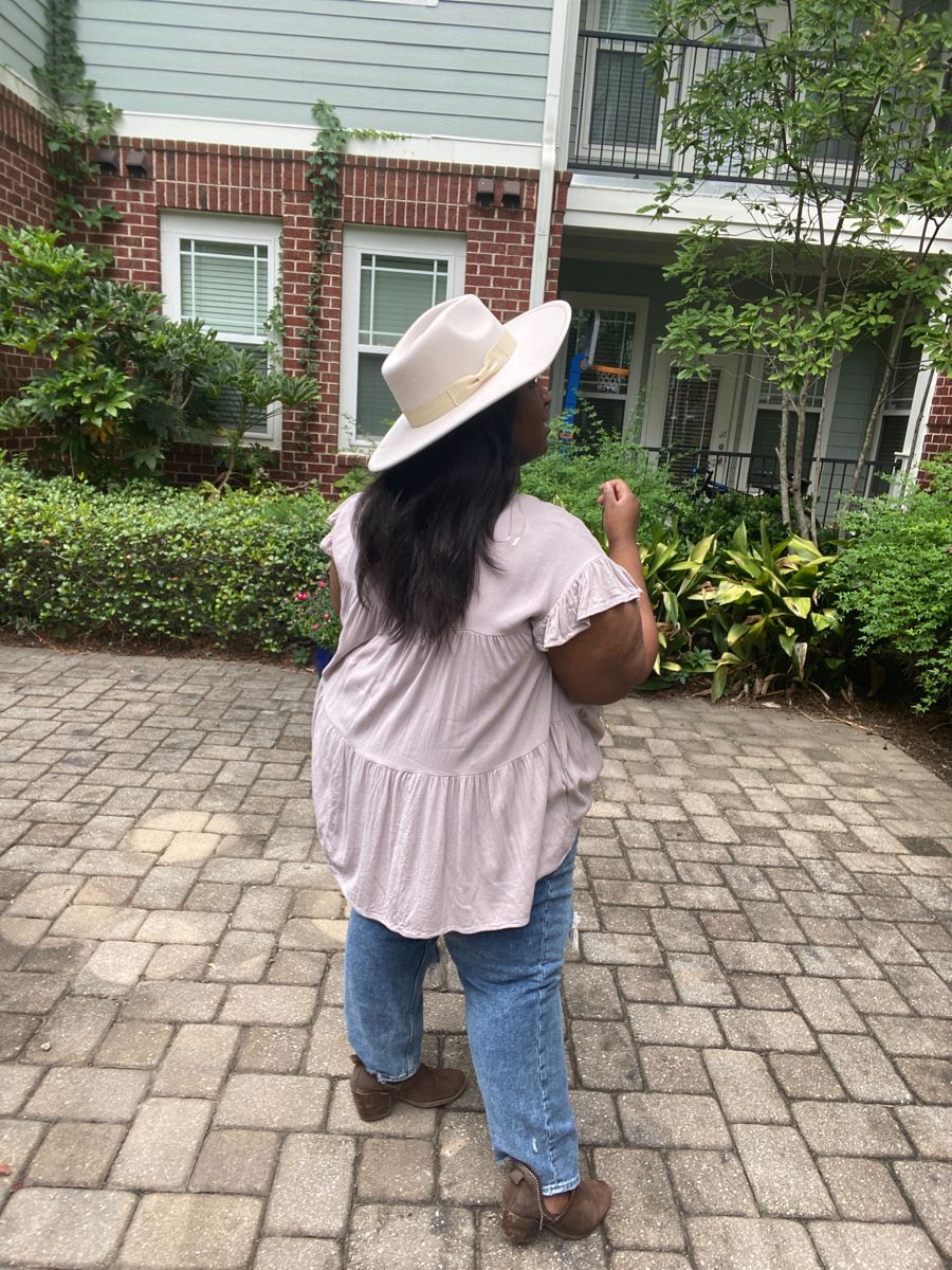 Stylish Fall Outfits Featuring Wide Brim Hats