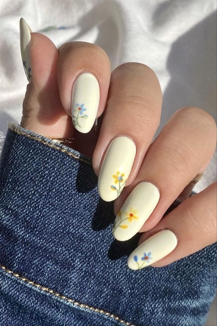 Dazzling Nail Inspiration for Your Next Party