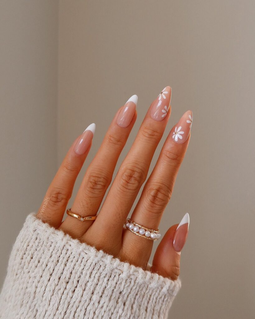 1688833599_Casual-French-Manicure.jpg