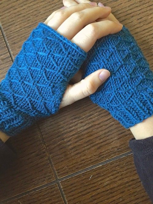 How to Create Beautiful Lattice Knit Wrist Warmers at Home