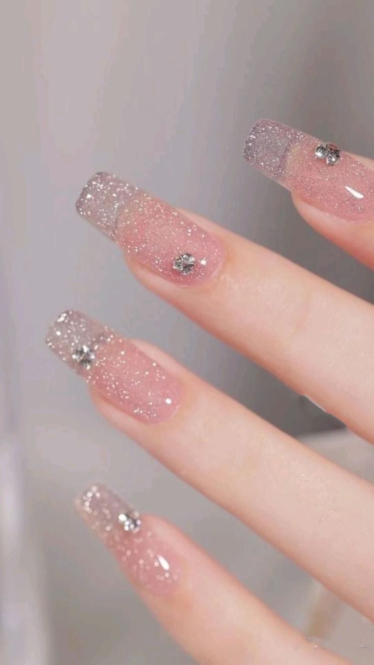 Romantic Nail Art Ideas to Show Your Love on Valentine’s Day