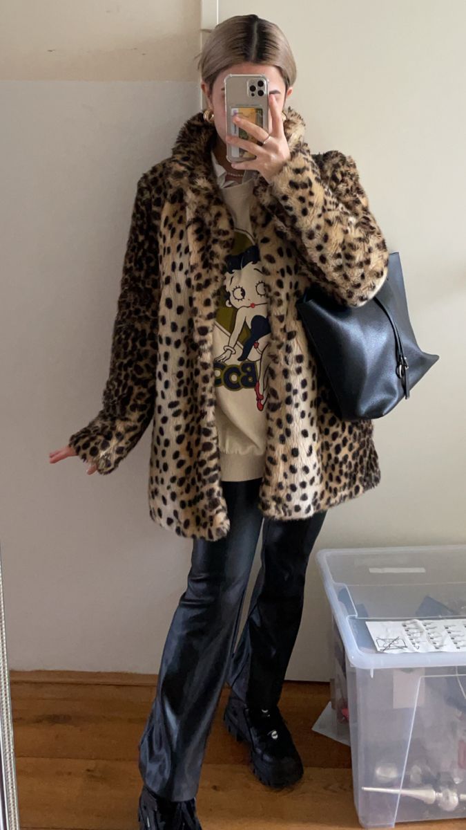 Leopard Printed Fur Coat
  Outfits