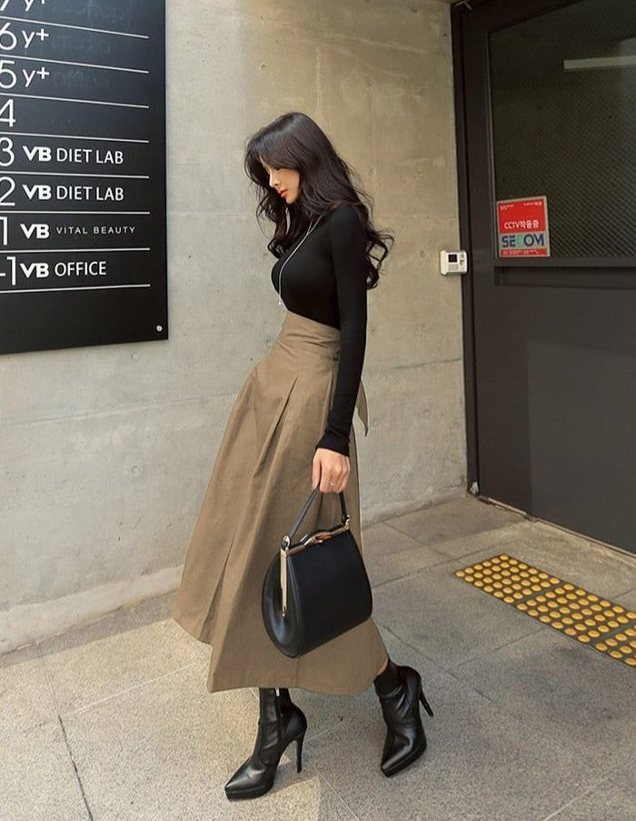 Chic Ways to Style Midi Skirts for Any Occasion