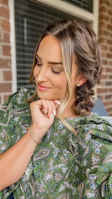 Effortless Half Up Hairstyle in Minutes