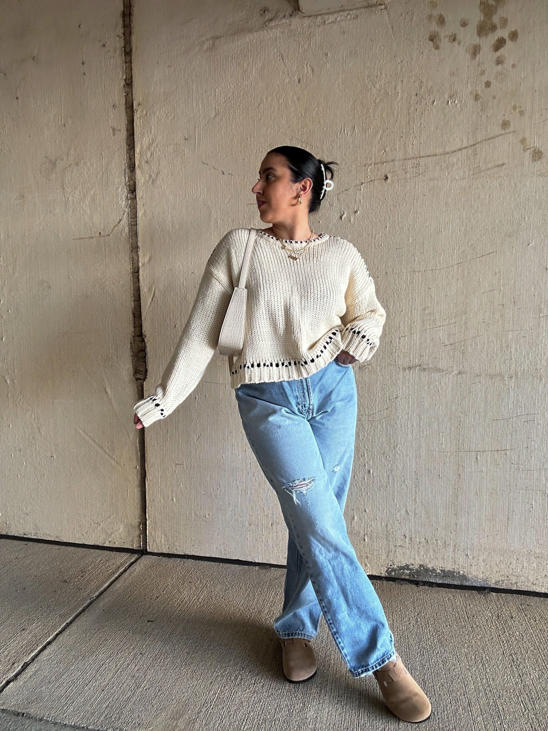 The Ultimate Guide to Embracing Fall Fashion with a Cozy Chunky Knit Sweater