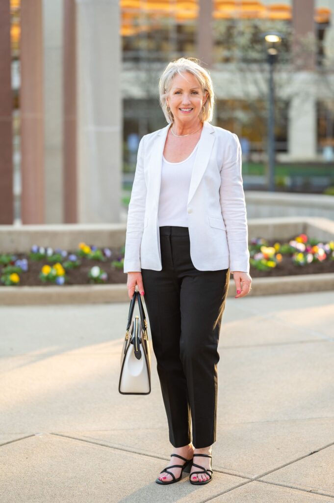 Black-And-White-Spring-Outfits-For-Work.jpg