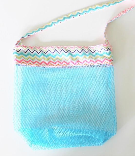 DIY Beach Tote With Shells