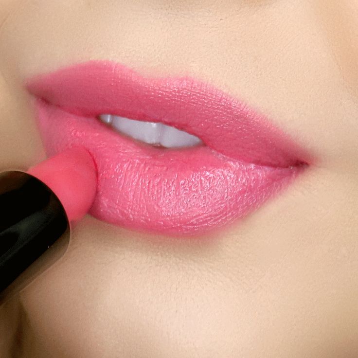 Vibrant Lip Colors for Every Daytime Look