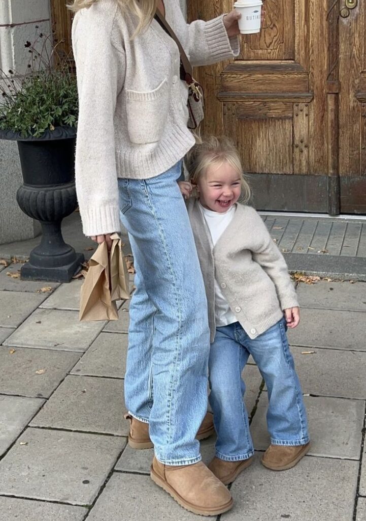 Matching-Mom-And-Daughter-Spring-Outfits.jpg