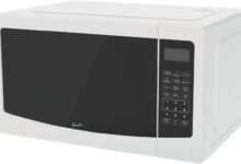 Discovering Efficiency: Our Review of the Avanti MT112K0W Microwave