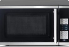 Discovering Cooking Convenience: Our Review of This 0.7 Cu.Ft Microwave