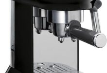 Our Take on the Smeg Black Espresso Machine: Stylish & Reliable