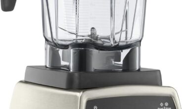 Our Take on the Vitamix Professional Series 750: Built to Blend